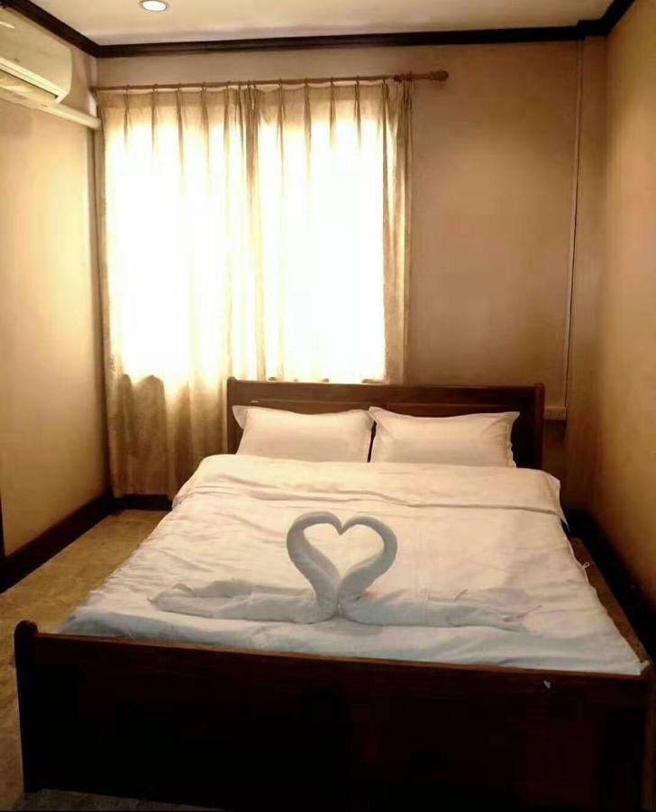 Green Land Hotel Ban Nongdouang Екстериор снимка