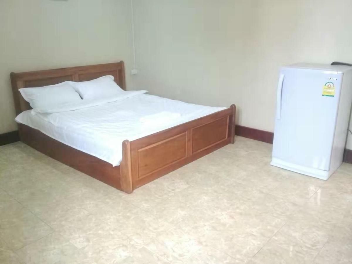 Green Land Hotel Ban Nongdouang Екстериор снимка